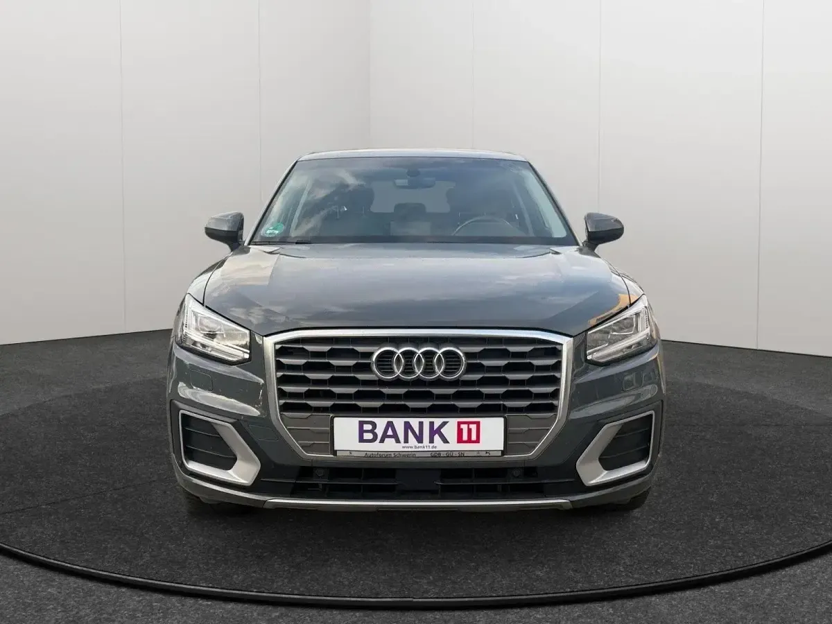 Gebraucht Audi Q2 Design 150 PS (110 kW) 2018 Grau SUV