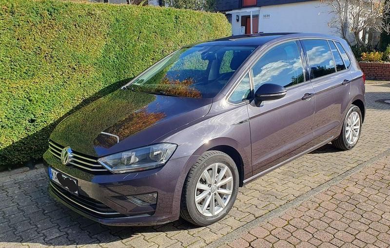 Gebraucht 2016 VW Golf Sportsvan LOUNGE Van / Kleinbus | 7.699 € (Guter Preis) - Bild 1/4