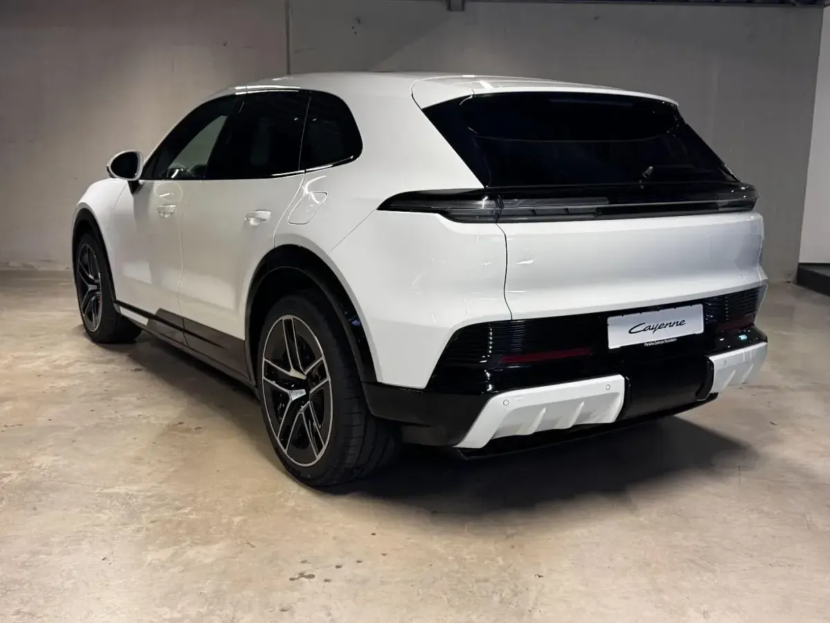 Gebraucht Porsche Cayenne Electric 325 kW (442 PS) 2025 Weiß SUV