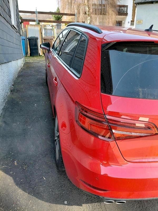 Second-hand Audi A3 150 CP (110 kW) 2019 Roșu Berlinǎ