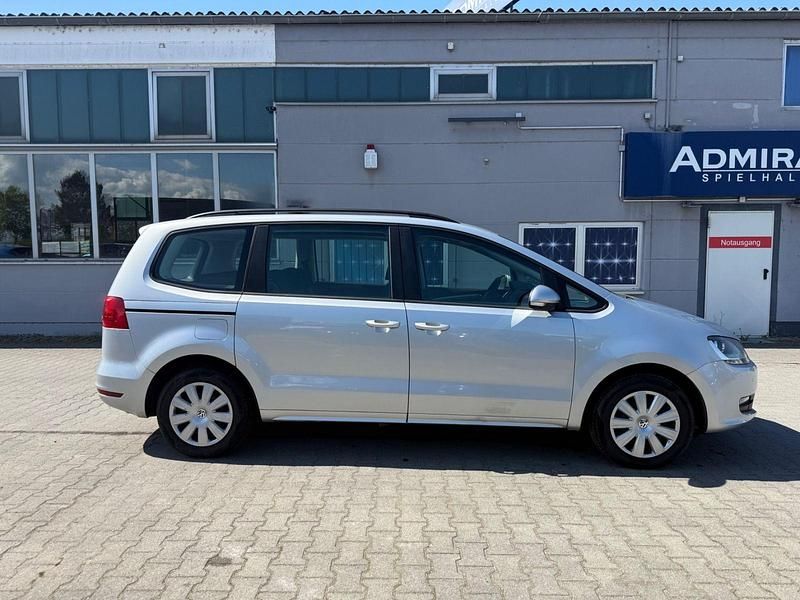 Gebraucht VW Sharan Trendline 150 PS (110 kW) 2010 Silber Van / Kleinbus