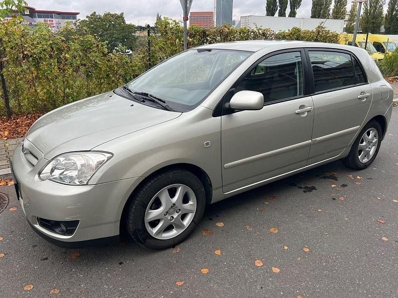 Grau Gebraucht 2006 Toyota Corolla Edition Limousine | 3.750 € (Guter Preis) - Bild 1/4
