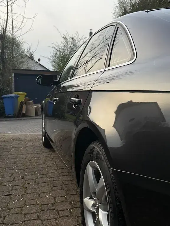 Gebraucht Audi A4 Ambition 160 PS (117 kW) 2011 Schwarz Limousine