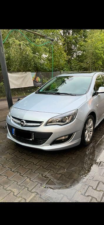 Gebraucht Opel Astra Sport 165 PS (121 kW) 2014 Silber Limousine