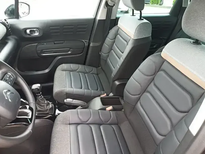 Gebraucht Citroën C3 Aircross PureTech 110 PS (80 kW) 2023 Lackierung platiniumgrau (metallic) SUV