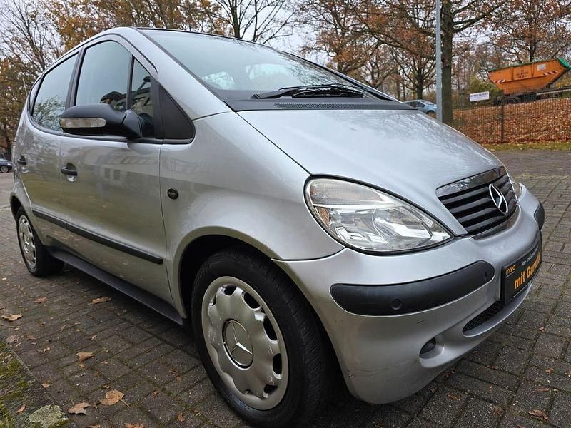 Grau Gebraucht 2001 Mercedes A160 Classic Van / Kleinbus | 2.999 € (Teuer) - Bild 1/4