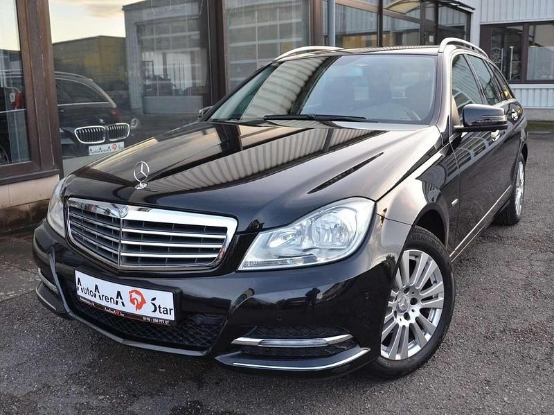 Obsidianschwarz metalliclack Gebraucht 2013 Mercedes C180 Kombi | 8.990 € (Fairer Preis) - Bild 1/4