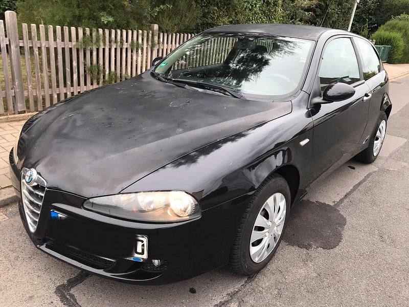 Schwarz Gebraucht 2009 Alfa Romeo 147 Kleinwagen | 1.400 € (Guter Preis) - Bild 1/4
