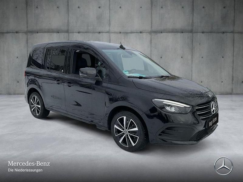 Gebraucht Mercedes T180 Progressive 116 PS (85 kW) 2023 Schwarz Van / Kleinbus