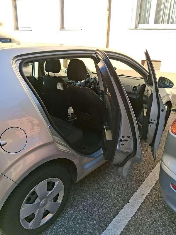 Gebraucht Chevrolet Aveo LT 86 PS (63 kW) 2013 Silber Limousine