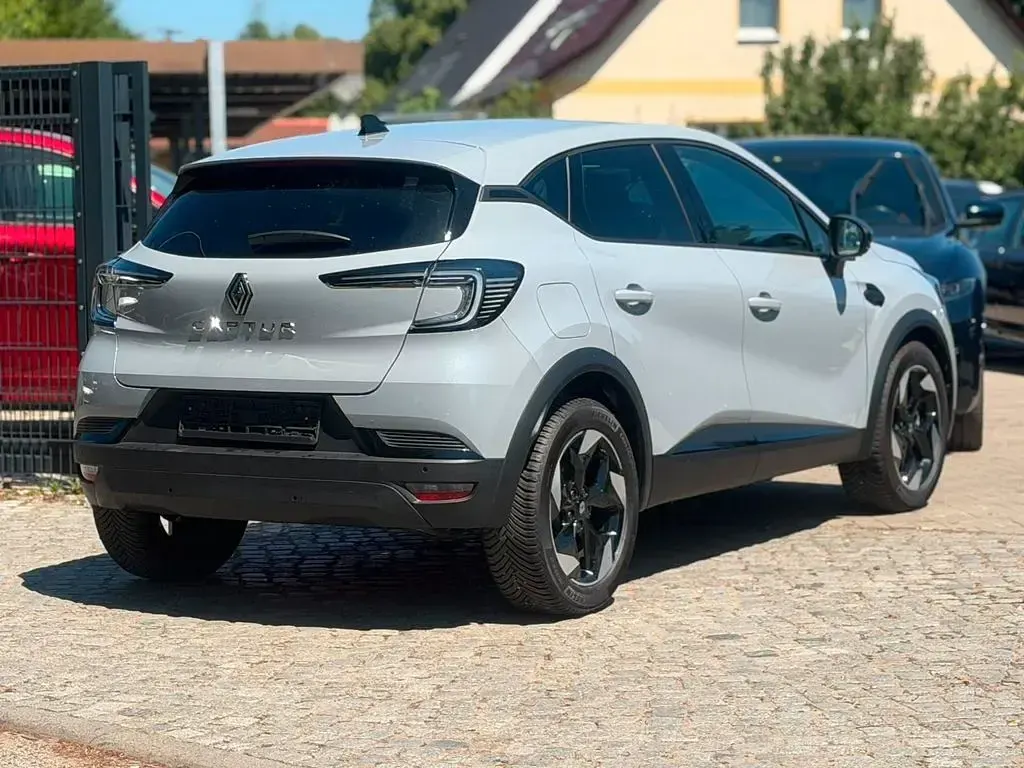 Gebraucht Renault Captur Techno 141 PS (103 kW) 2025 Grau SUV