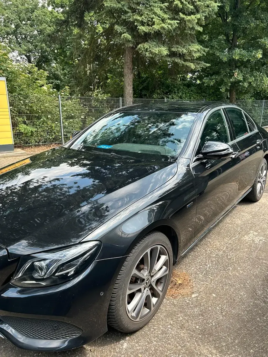 Gebraucht Mercedes E300 192 PS (141 kW) 2019 Schwarz Limousine
