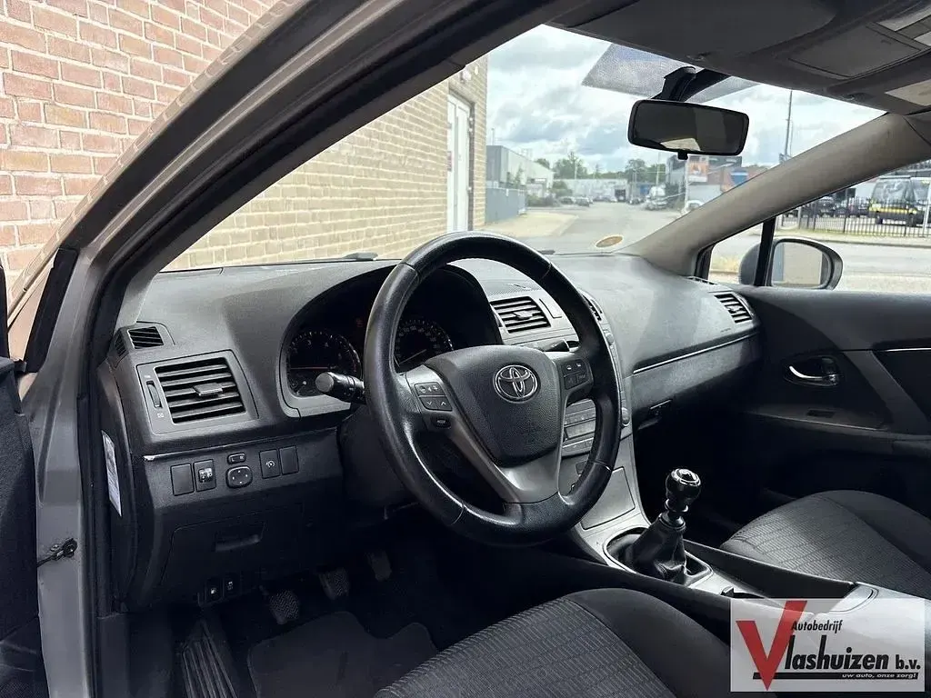 Gebraucht Toyota Avensis Comfort 126 PS (92 kW) 2009 Grün Limousine