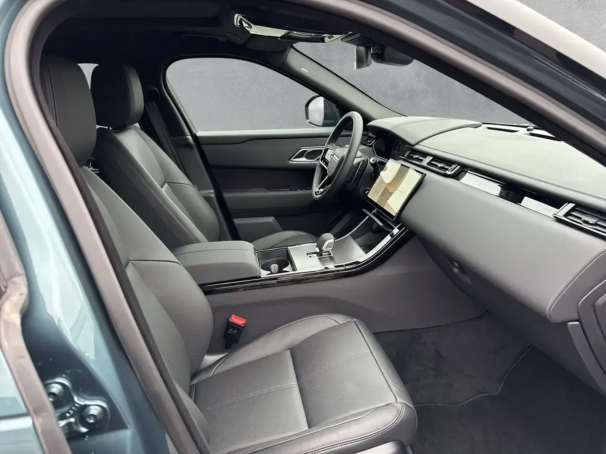 Gebraucht Land Rover Range Rover Velar SE Dynamic 300 PS (220 kW) 2025 Grün SUV