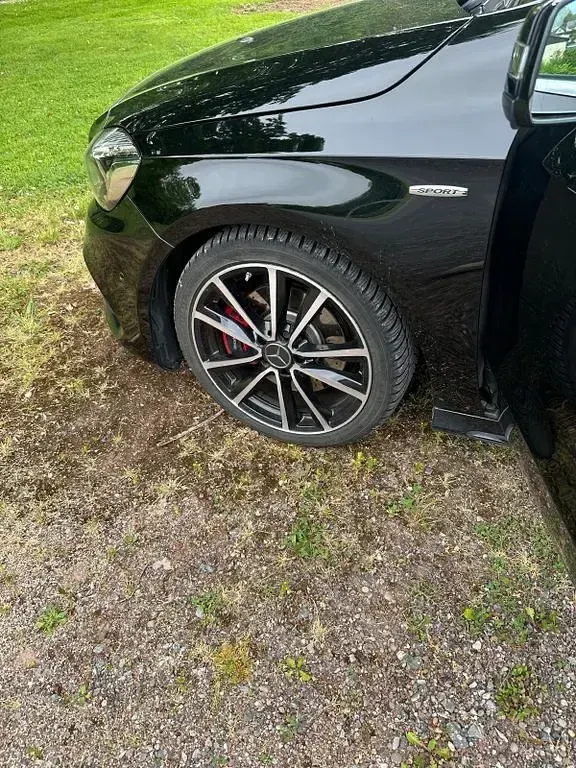 Używany Mercedes A250 218 KM (160 kW) 2017 Czarny Sedan/Limuzyna