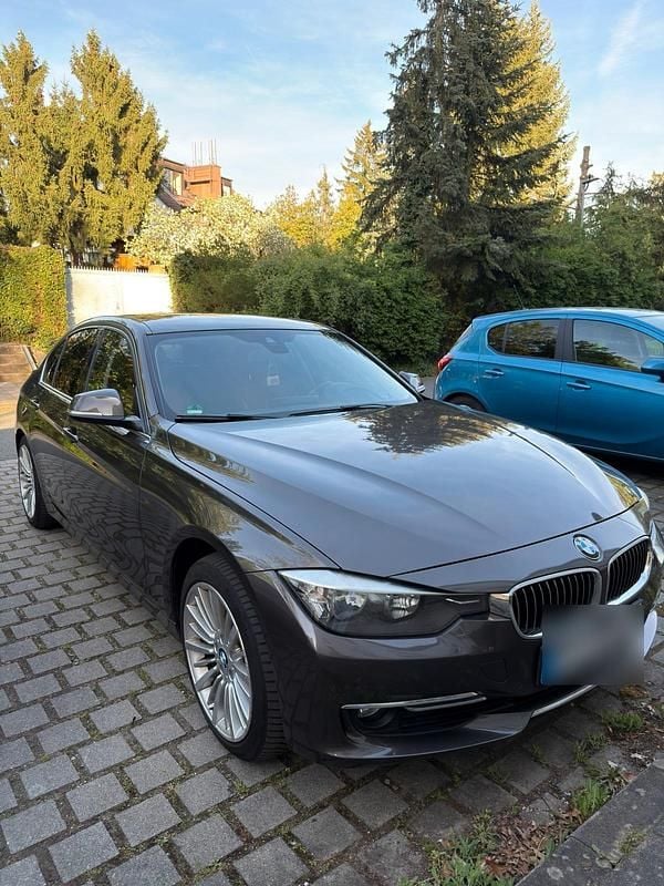 Second-hand BMW 328 245 CP (180 kW) 2013 Maro Berlinǎ