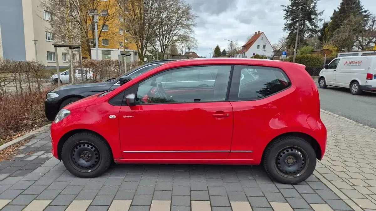 Usado VW up! 60 HP (44 kW) 2013 Vermelho Citadino