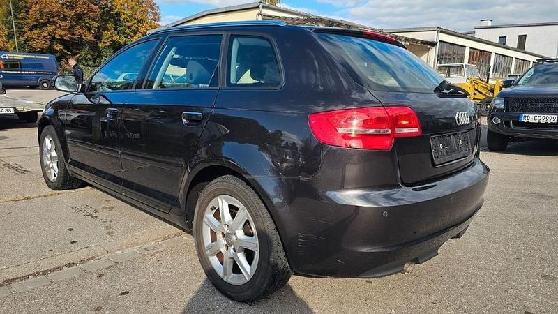 Gebraucht Audi A3 Ambiente 105 PS (77 kW) 2010 Schwarz Limousine
