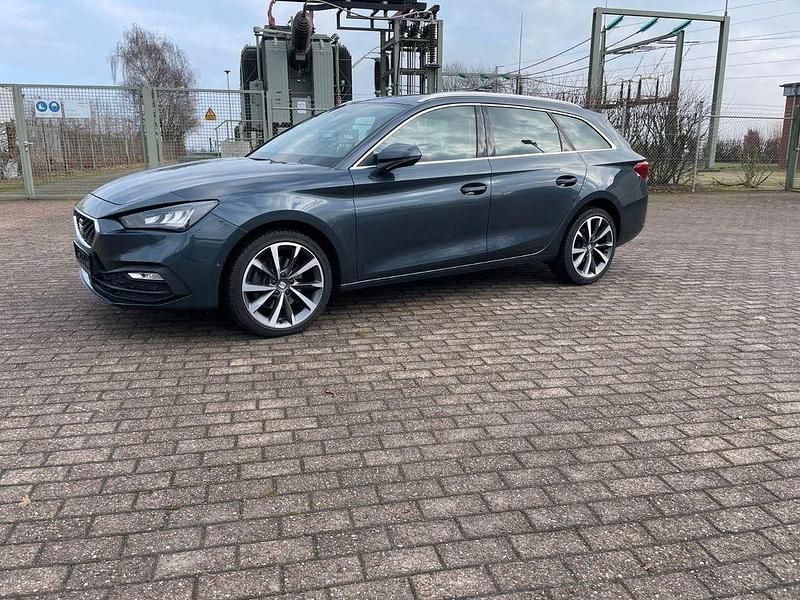 Gebraucht Seat Leon Style 150 PS (110 kW) 2021 Grau Limousine