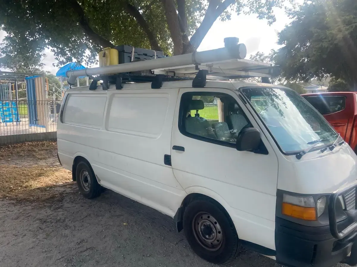 Gebraucht Toyota HiAce 101 PS (74 kW) 1999 Weiß Van / Kleinbus