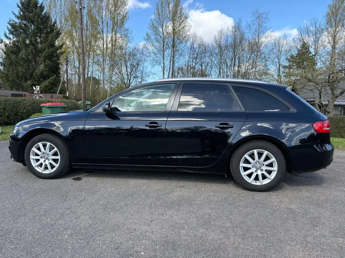 Gebraucht Audi A4 Ambition 143 PS (105 kW) 2012 Schwarz Kombi