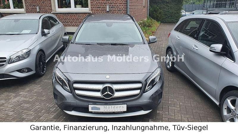 Gebraucht Mercedes GLA200 156 PS (114 kW) 2015 Grau SUV