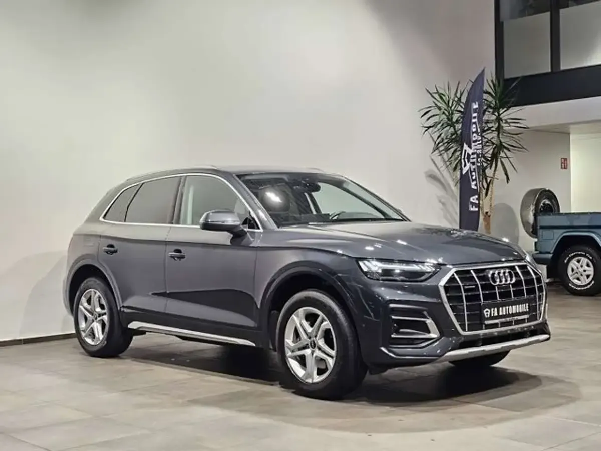Gebraucht Audi Q5 Sport 204 PS (150 kW) 2024 Manhattangrau (metallic) SUV