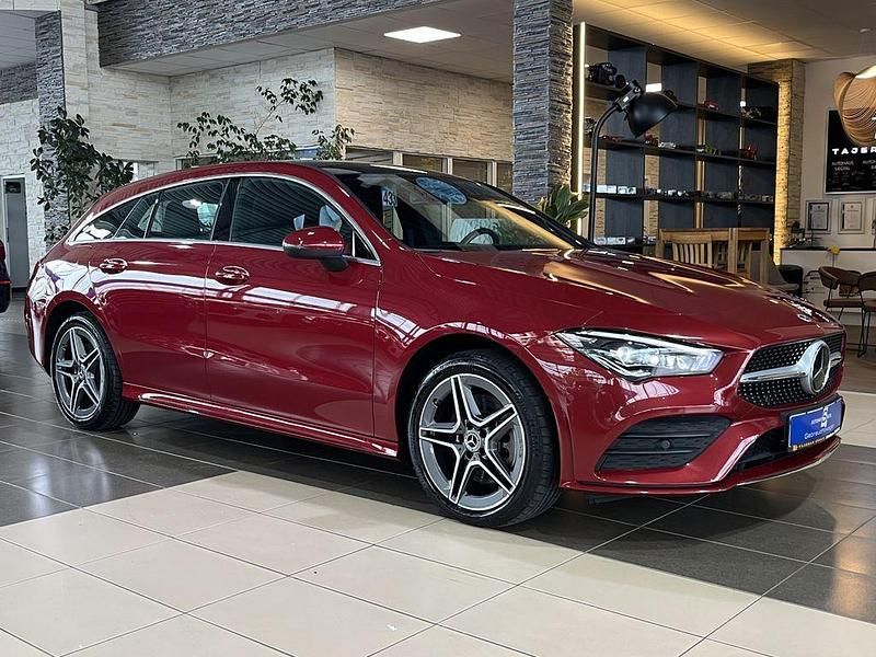 Rot Gebraucht 2022 Mercedes CLA250e Shooting Brake AMG line Kombi | 33.500 € (Etwas zu teuer) - Bild 1/4