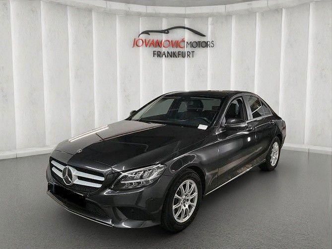 Grau Gebraucht 2021 Mercedes C200 Limousine | 20.700 € (Superpreis) - Bild 1/4