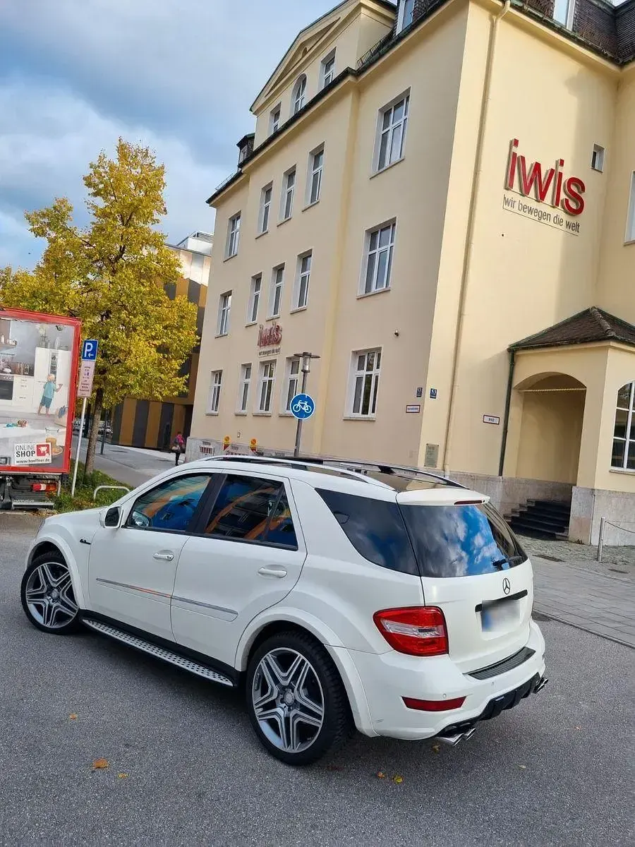 Gebraucht Mercedes ML500 AMG 387 PS (284 kW) 2008 Weiß SUV