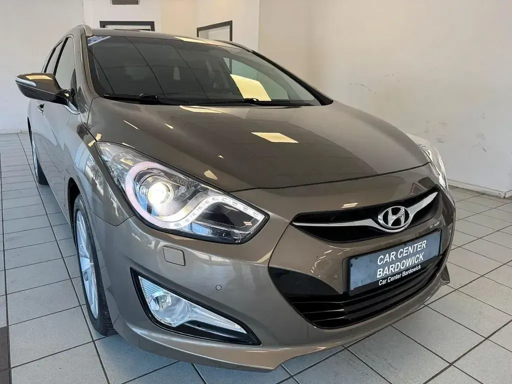 Gebraucht Hyundai i40 Edition 135 PS (99 kW) 2015 Beige Kombi