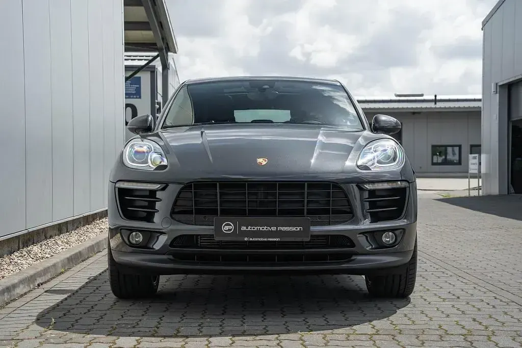 Gebraucht Porsche Macan 252 PS (185 kW) 2016 Vulkangraumetallic SUV