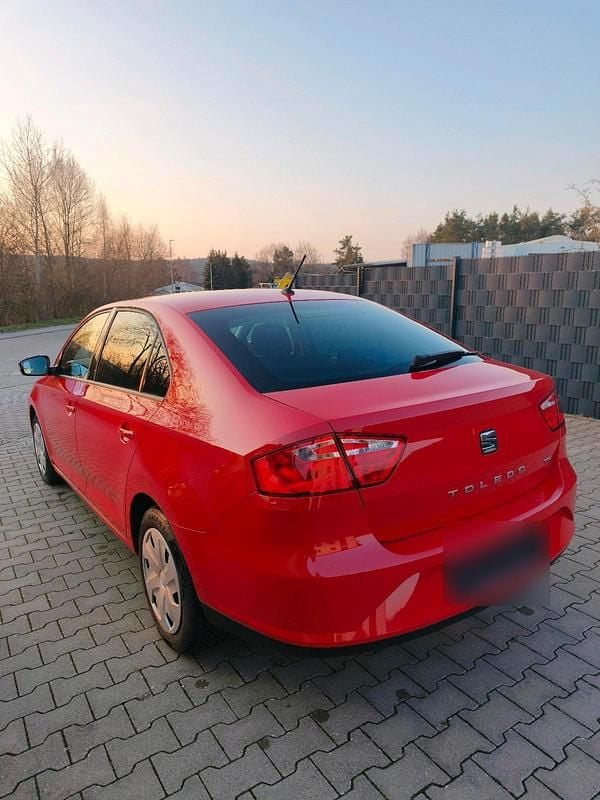 Gebraucht Seat Toledo 110 PS (80 kW) 2015 Rot Kleinwagen