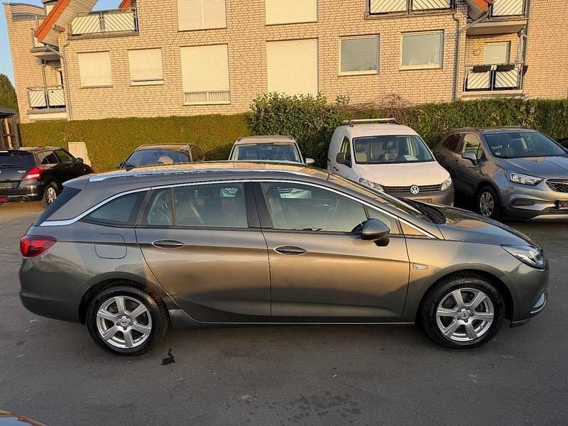 Gebraucht Opel Astra Dynamic 110 PS (80 kW) 2019 Grau Kombi
