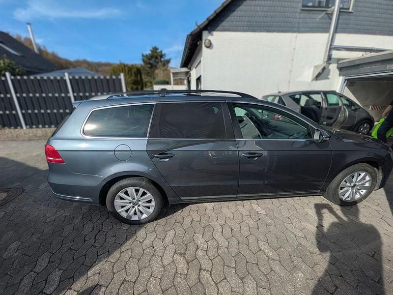 Gebraucht VW Passat 170 PS (125 kW) 2013 Grau Kombi