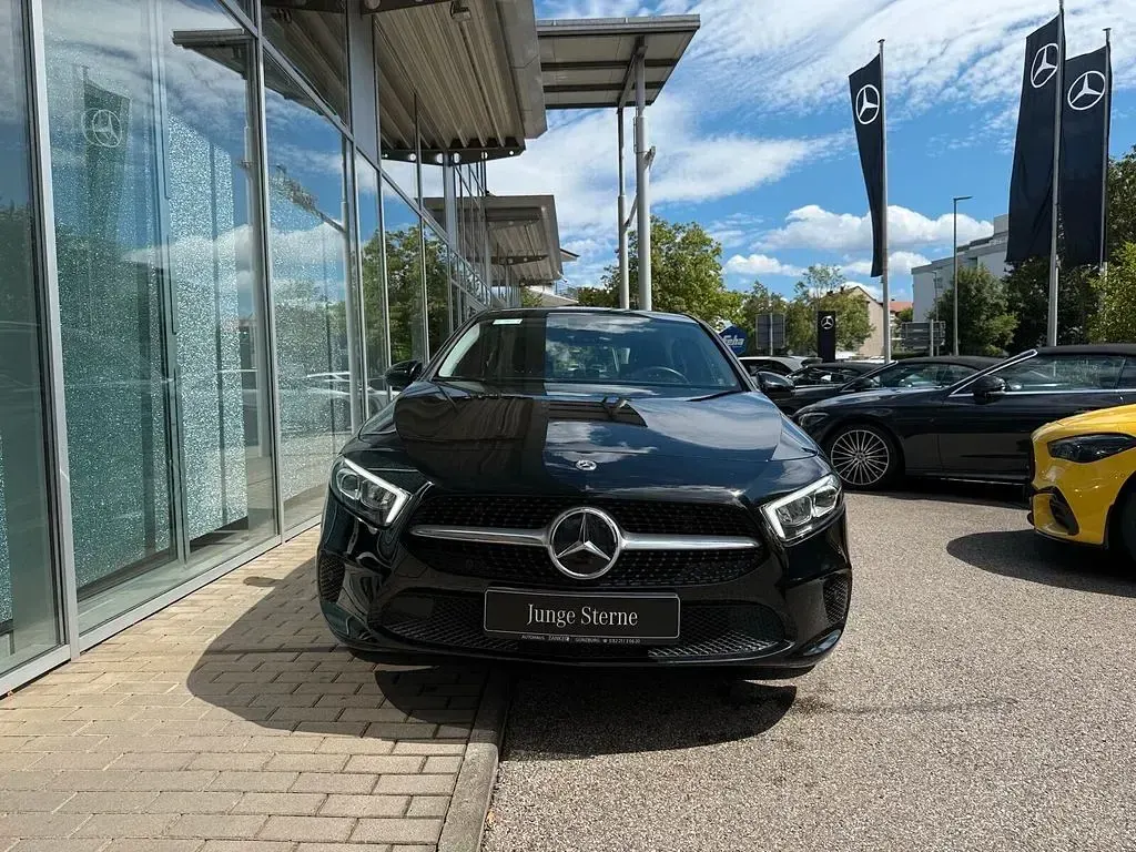 Gebraucht Mercedes A250 Progressive 224 PS (164 kW) 2021 Schwarz Limousine