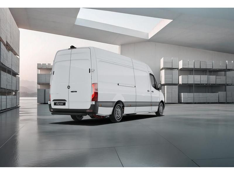 Gebraucht Mercedes E-Sprinter 150 kW (204 PS) 2025 Weiss / arktikweiss Van