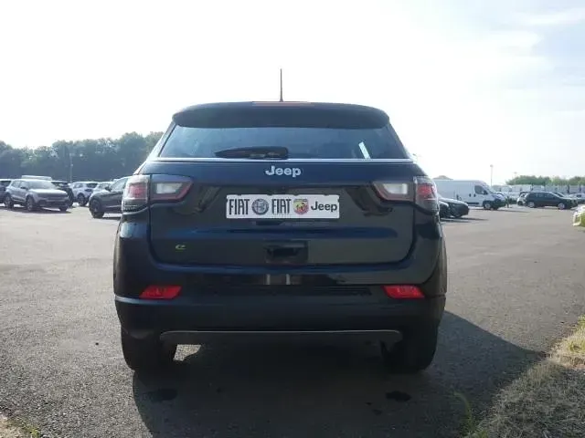 Gebraucht Jeep Compass Altitude 131 PS (96 kW) 2024 Schwarz SUV