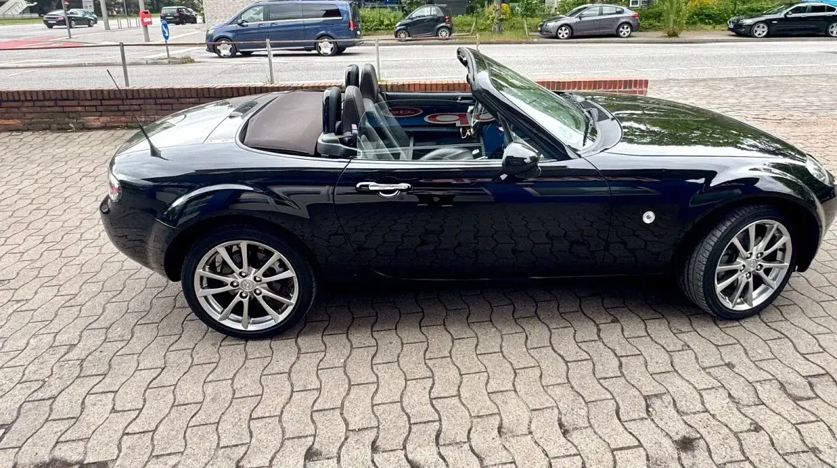Używany Mazda MX5 126 KM (92 kW) 2008 Czarny Kabriolet