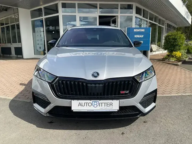 Gebraucht Skoda Octavia RS 200 PS (147 kW) 2023 Brilliantsilber metallic (metallic) Kombi