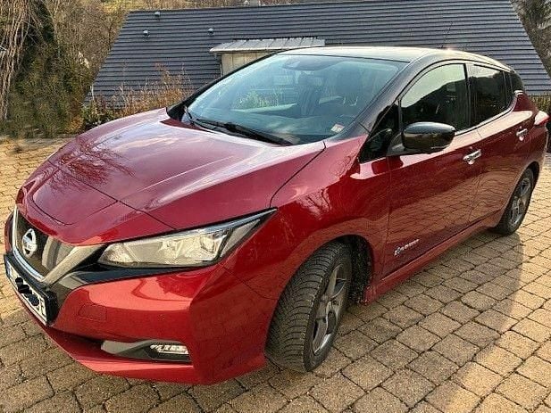 Gebraucht Nissan Leaf N-Connecta 110 kW (150 PS) 2019 Rot Kleinwagen