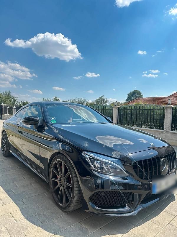Schwarz Gebraucht 2018 Mercedes C300 Coupé | 26.500 € (Fairer Preis) - Bild 1/4