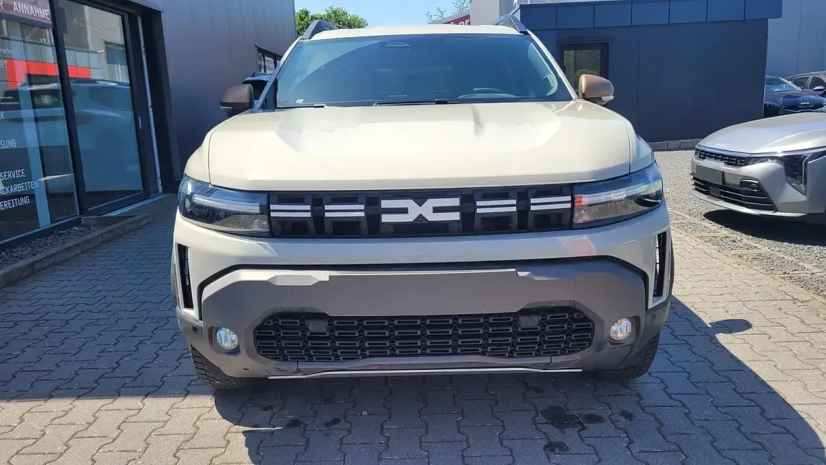 Neu Dacia Duster 154 PS (113 kW) 2026 Shiste grau SUV