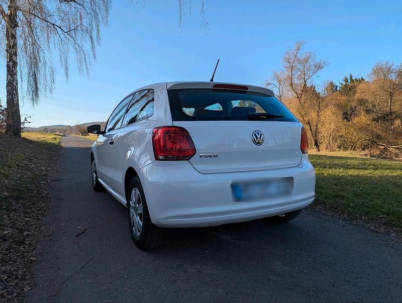 Gebraucht VW Polo Trendline 60 PS (44 kW) 2014 Weiß Kleinwagen