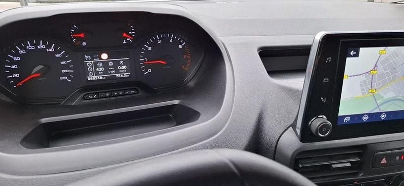 Gebraucht Peugeot Partner 131 PS (96 kW) 2019 Weiß Van / Kleinbus