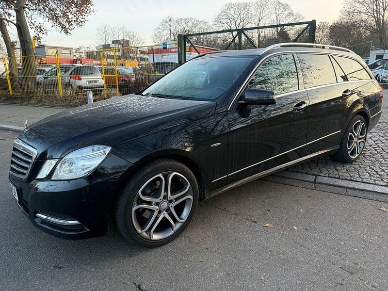 Gebraucht Mercedes E200 184 PS (135 kW) 2010 Schwarz Kombi