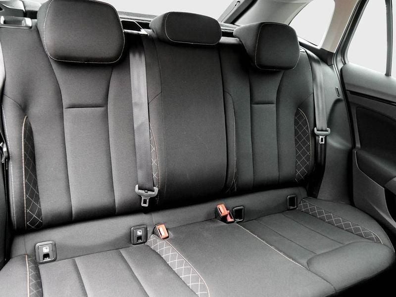 Gebraucht Skoda Scala Ambition 150 PS (110 kW) 2022 Grau Kleinwagen