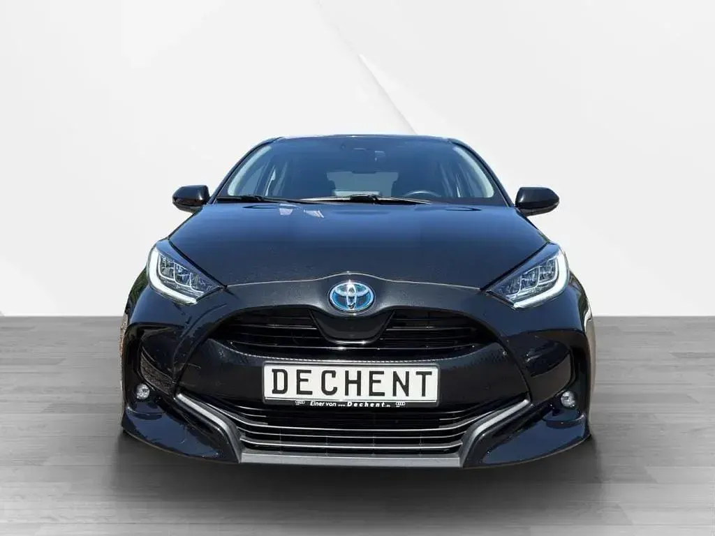 Gebraucht Toyota Yaris Club 92 PS (67 kW) 2020 Schwarz Limousine