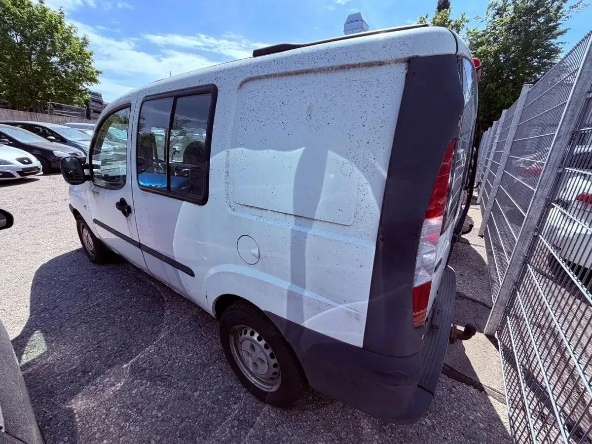 Gebraucht Fiat Doblò 101 PS (74 kW) 2002 Weiß Van / Kleinbus