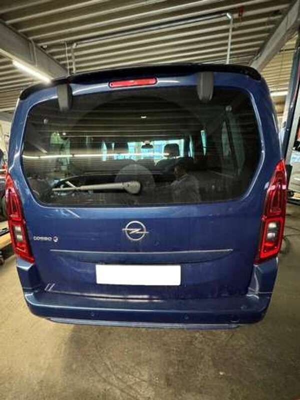 Ozean blau Gebraucht 2023 Opel Combo-e Life XL Ultimate Kombi | 28.000 € (Fairer Preis) - Bild 1/4